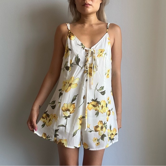 Princess Polly Double V Neck Lace Up Chiffon Floral Romper in Yellow & White - Picture 1 of 10